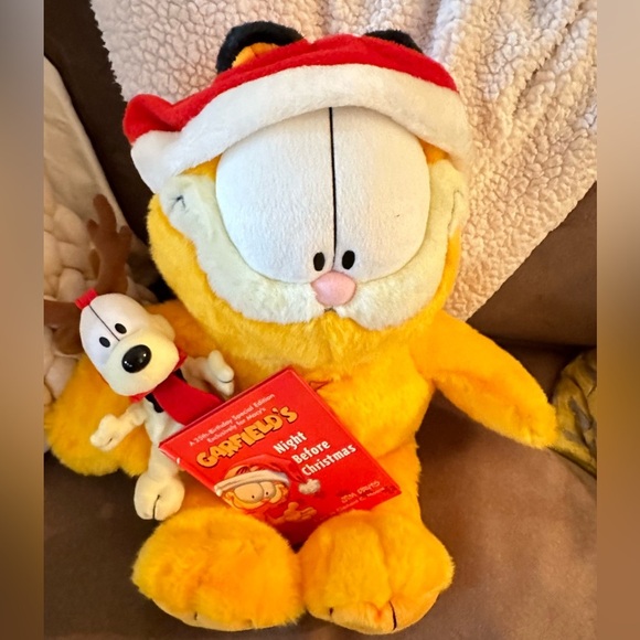 Limited Edition Garfield Macys 25th Birthday Special Edition Exclusive for Macys - Picture 5 of 8